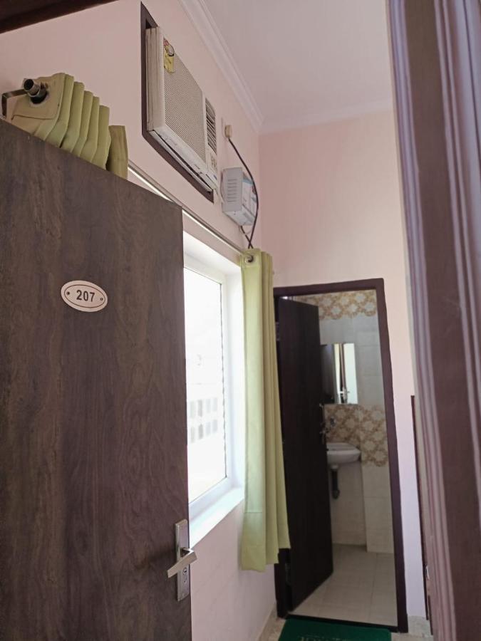 Hotel Blue Star Varanasi Luaran gambar