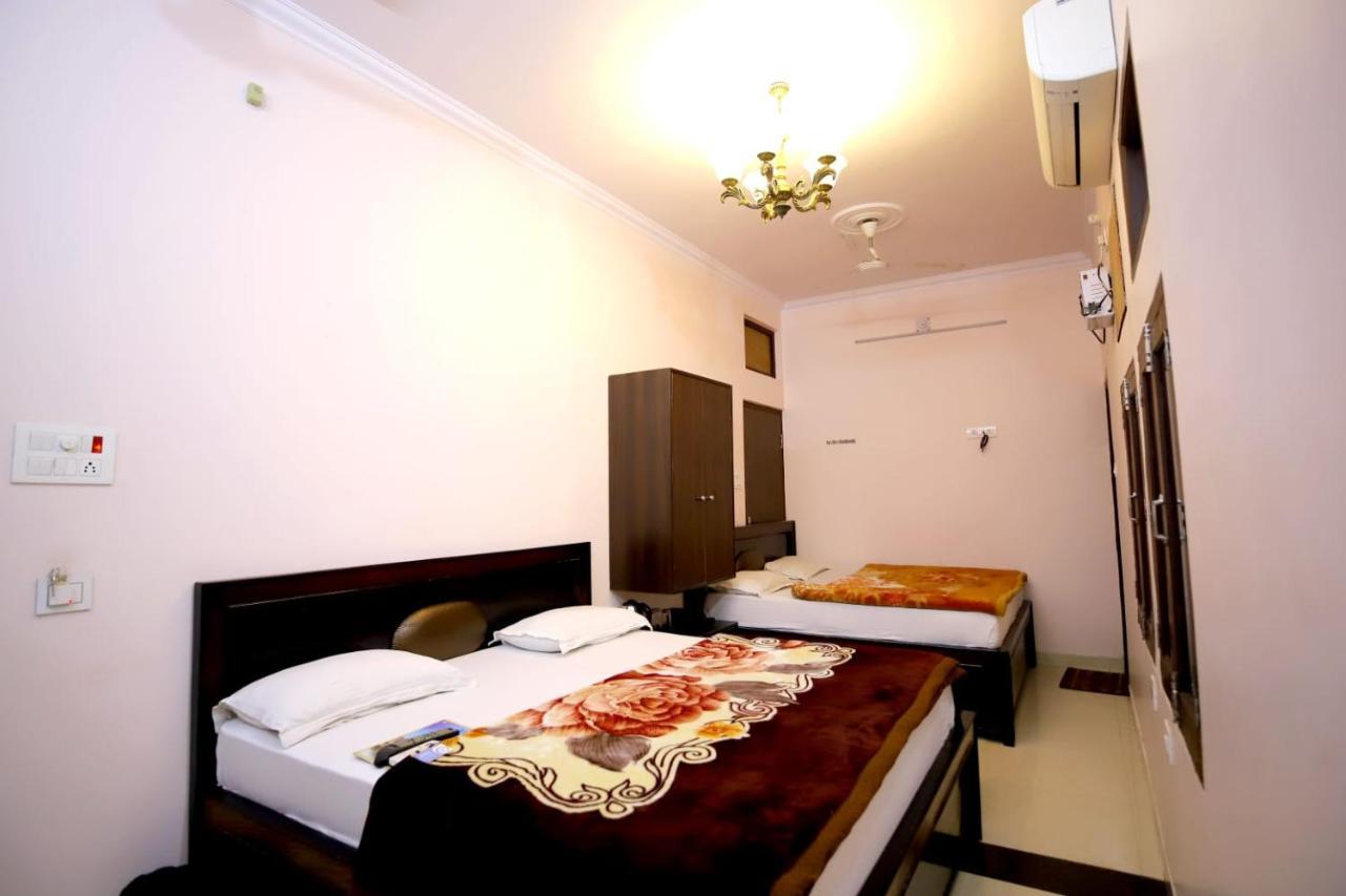 Hotel Blue Star Varanasi Luaran gambar