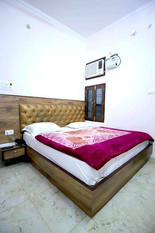 Hotel Blue Star Varanasi Luaran gambar