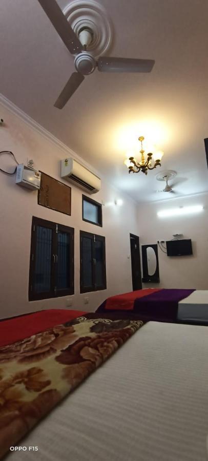 Hotel Blue Star Varanasi Luaran gambar