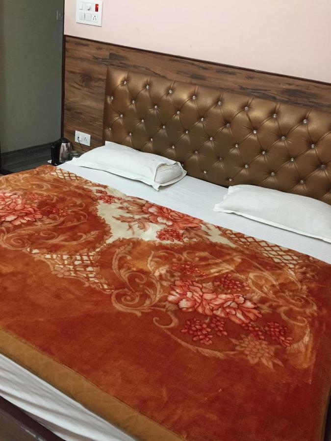 Hotel Blue Star Varanasi Luaran gambar