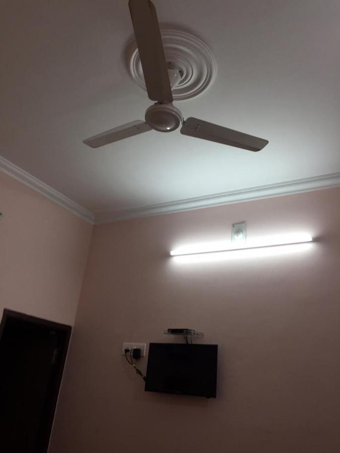Hotel Blue Star Varanasi Luaran gambar